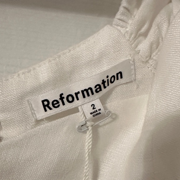 Reformation Chic off the shoulder White Linen Dress - Picture 3 of 6